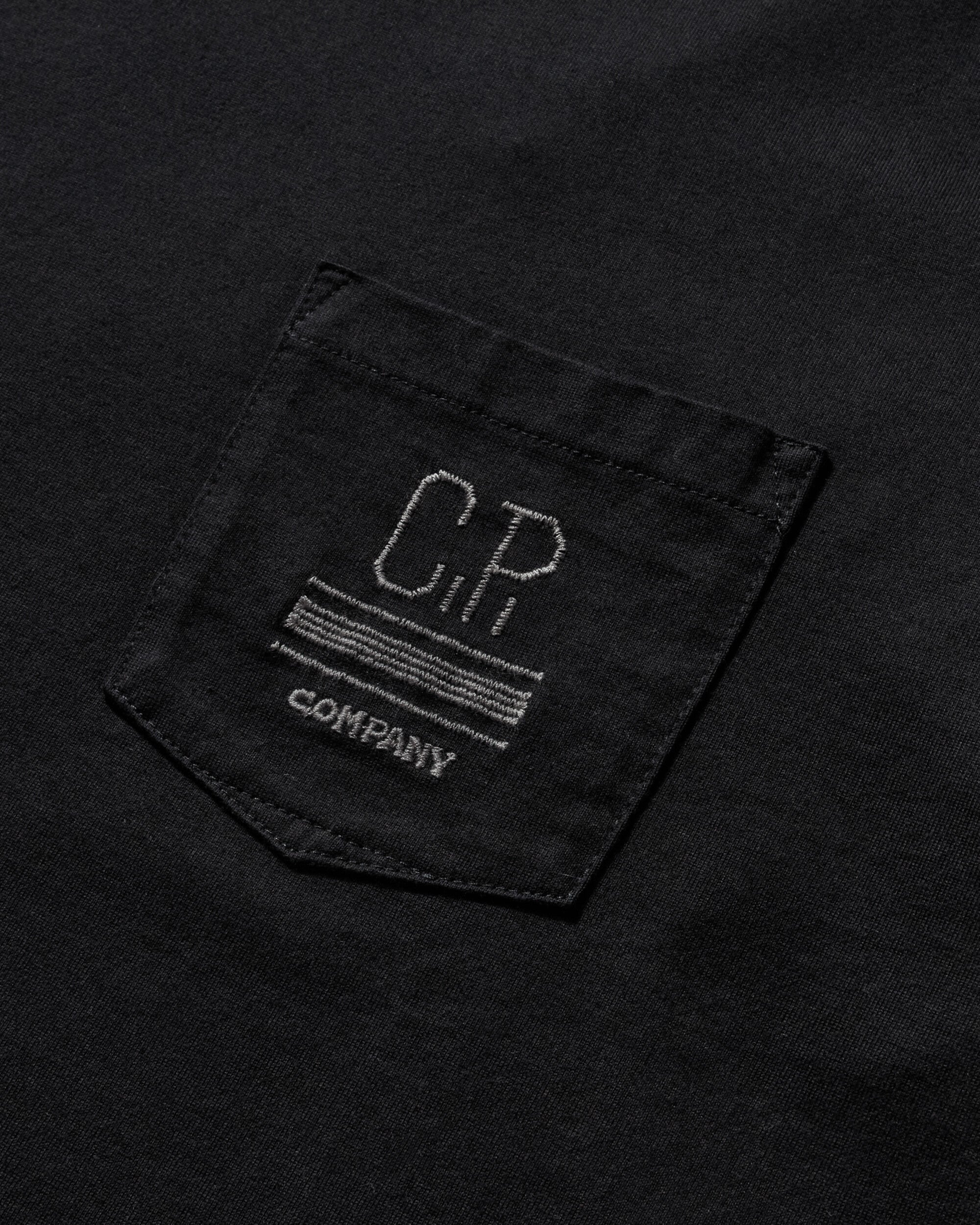 C.P. Company Mercerized 30-2 Jersey Twisted Longsleeved Pocket T-Shirt Black T-Shirts Longsleeve 17CMTS179A006203W 999