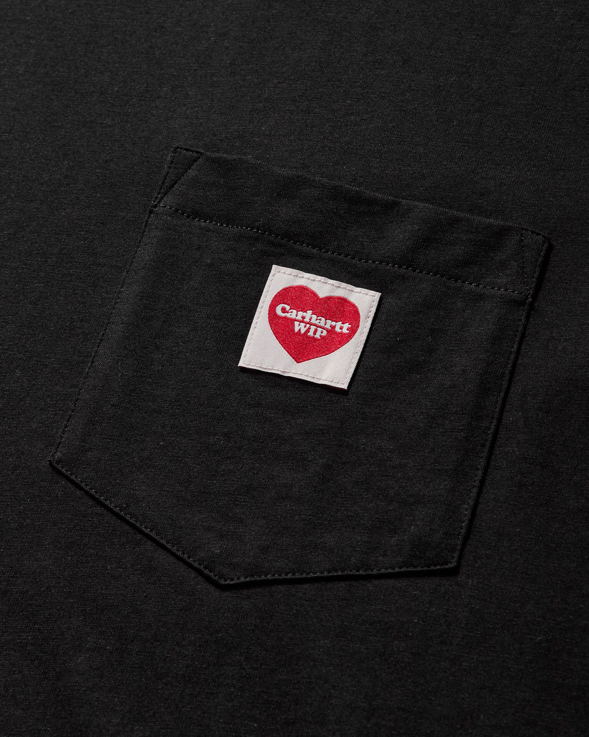 Carhartt WIP S/S Pocket Heart T-Shirt Black/Red T-Shirts Shortsleeve I032128 1V2XX