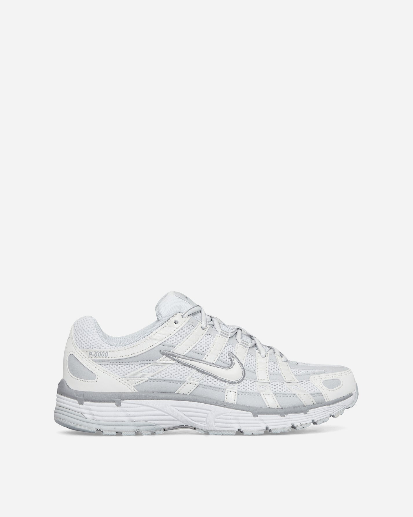 Nike Wmns Wmns Nike P-6000 Mtlc Summit Wht/White Sneakers Low FV6603-101