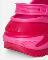 Crocs Wmns Classic Mega Crush Clog Hyper Pink Sandals and Slides Sandals and Mules CR207988 HYPERPINK